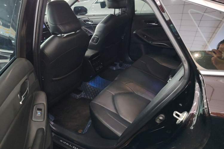 Used Toyota Avalon 2022 2.0L XLE Premium Edition Left Rear Seat