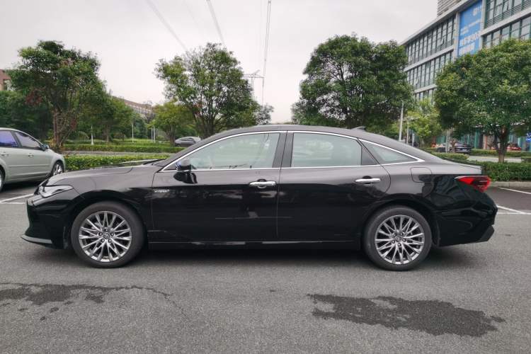 Used Toyota Avalon 2022 Dual-Engine 2.5L Limited Flagship Edition Left Side
