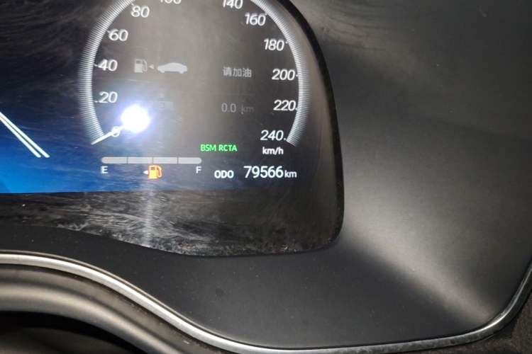 Used Toyota Avalon 2022 2.0L XLE Premium Edition Odometer Close Up