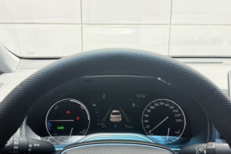 Used Toyota Avalon 2022 Dual-Engine 2.5L Luxury Edition Odometer Close Up