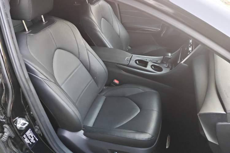 Used Toyota Avalon 2022 Dual-Engine 2.5L Luxury Edition Right Front Seat