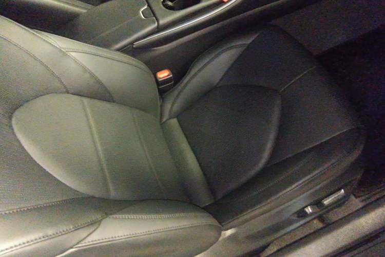 Used Toyota Avalon 2022 Dual-Engine 2.5L Luxury Edition Right Front Seat
