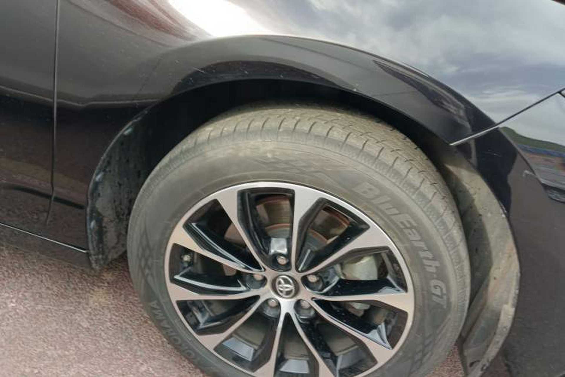 Used Toyota Avalon 2022 2.0L Luxury Edition Right Front Wheel Hub
