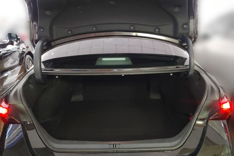 Used Toyota Avalon 2022 2.0L XLE Premium Edition Trunk