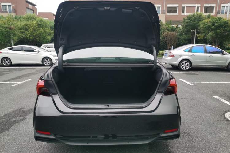 Used Toyota Avalon 2022 Dual-Engine 2.5L Limited Flagship Edition Trunk