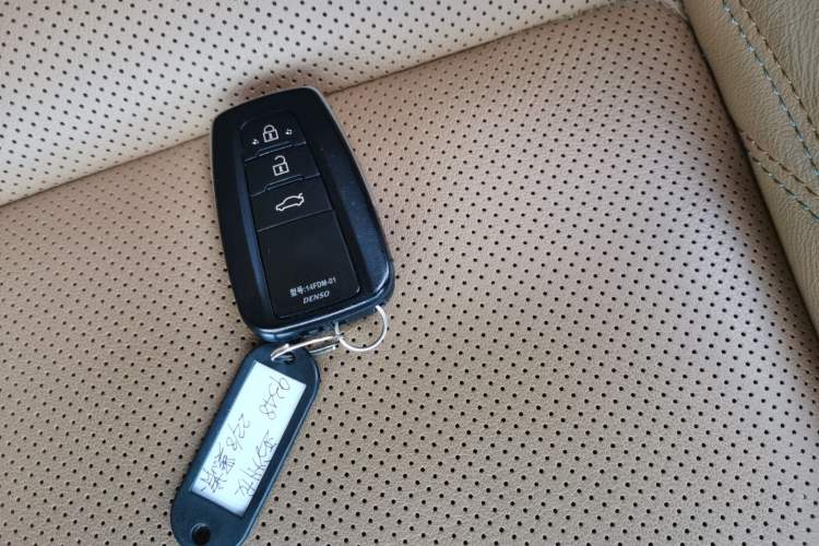 Used Toyota Avalon 2022 Dual-Engine 2.5L Limited Flagship Edition Vehicle Key