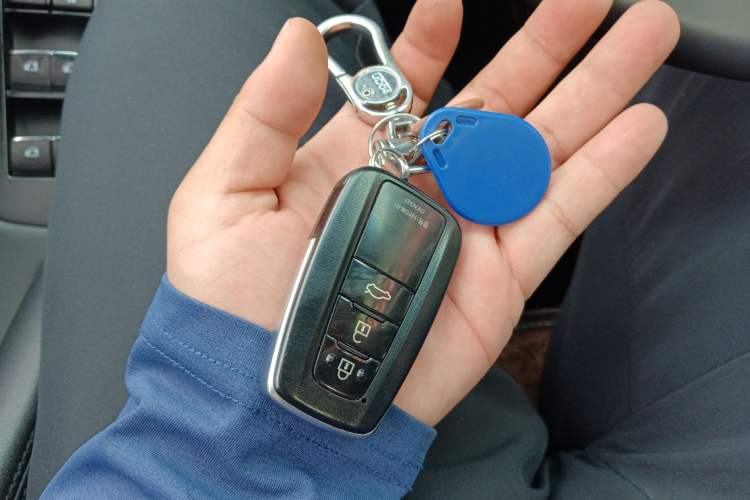 Used Toyota Avalon 2022 2.0L Luxury Edition Vehicle Key