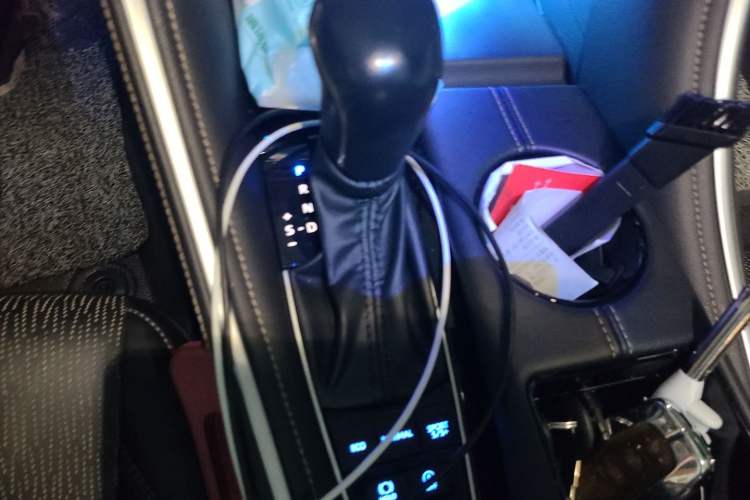 Used Toyota Avalon 2022 2.5L Luxury Edition Gear Lever