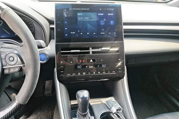 Used Toyota Avalon 2022 Dual-Engine 2.5L XLE Premium Edition Audio And AC Panel