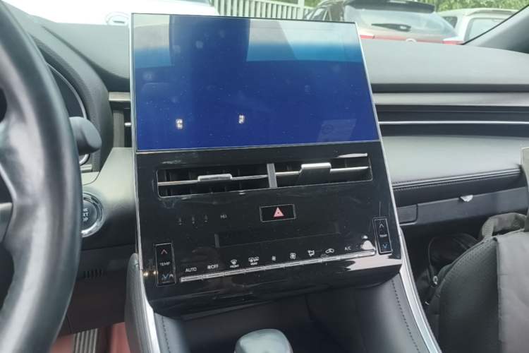 Used Toyota Avalon 2022 2.0L Luxury Edition Audio And AC Panel