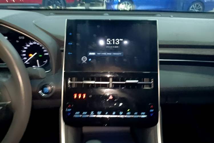 Used Toyota Avalon 2022 2.0L Luxury Edition Audio And AC Panel
