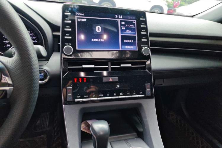 Used Toyota Avalon 2022 2.0L Luxury Edition Audio And AC Panel