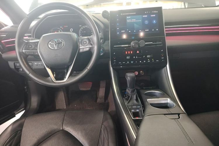 Used Toyota Avalon 2022 Dual-Engine 2.5L XLE Premium Edition Center Console