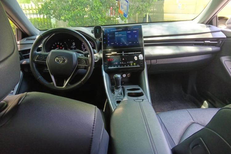 Used Toyota Avalon 2022 2.5L Luxury Edition Center Console