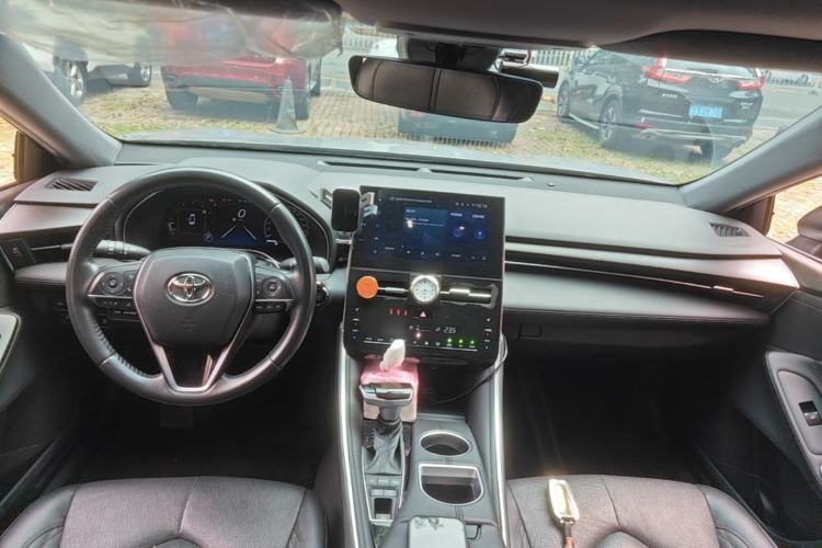 Used Toyota Avalon 2022 2.5L Touring Premium Edition Center Console