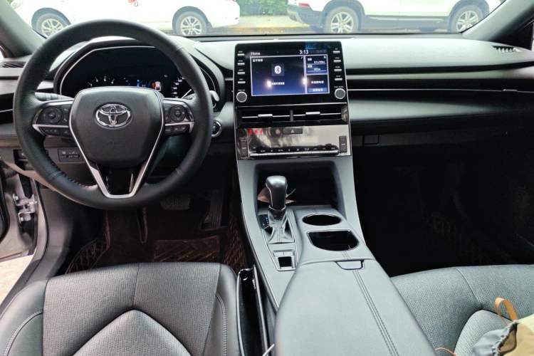 Used Toyota Avalon 2022 2.0L Luxury Edition Center Console
