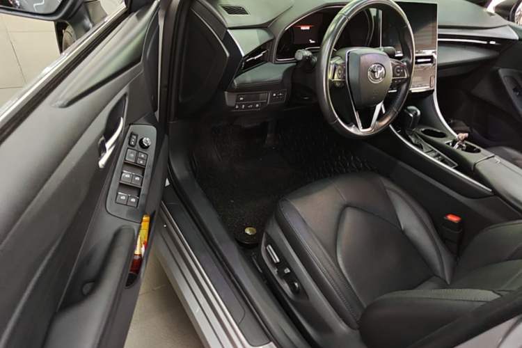 Used Toyota Avalon 2022 Dual-Engine 2.5L Luxury Edition Driver Seat