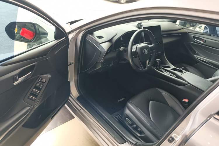 Used Toyota Avalon 2022 2.0L Luxury Edition Driver Seat