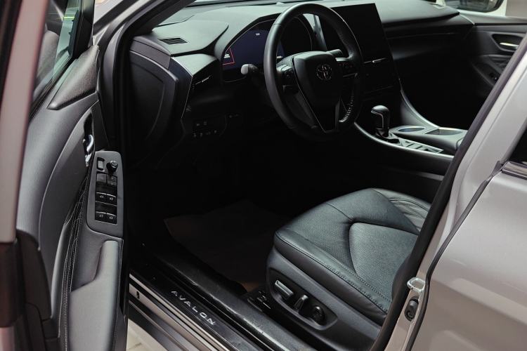 Used Toyota Avalon 2022 2.5L Touring Premium Edition Driver Seat