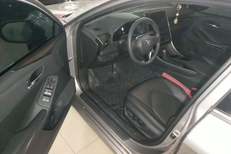 Used Toyota Avalon 2022 2.0L Luxury Edition Driver Seat