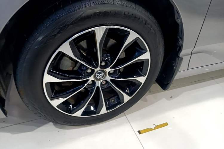 Used Toyota Avalon 2022 2.0L Luxury Edition Exterior 4