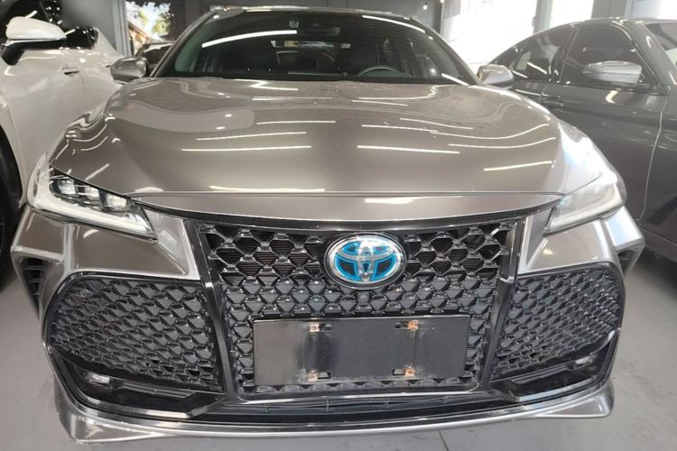 Used Toyota Avalon 2022 Dual-Engine 2.5L XLE Premium Edition Front