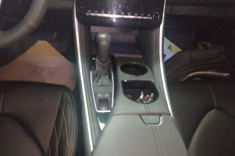 Used Toyota Avalon 2022 2.0L Ambition Edition Gear Lever