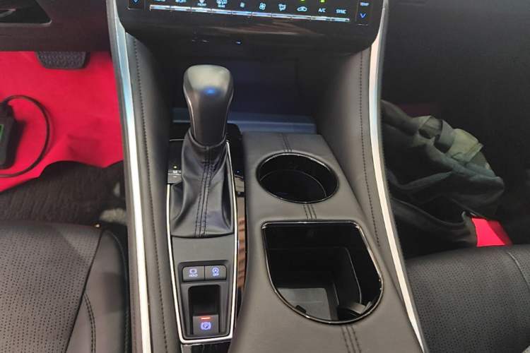 Used Toyota Avalon 2022 2.0L Luxury Edition Gear Lever