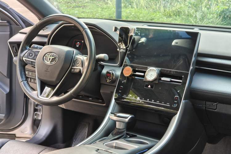 Used Toyota Avalon 2022 2.5L Touring Premium Edition Gear Lever