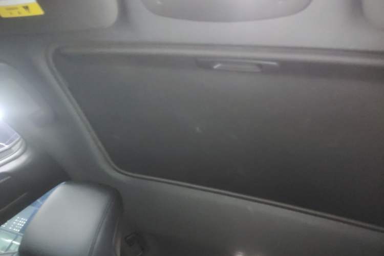 Used Toyota Avalon 2022 Dual-Engine 2.5L Luxury Edition Headliner