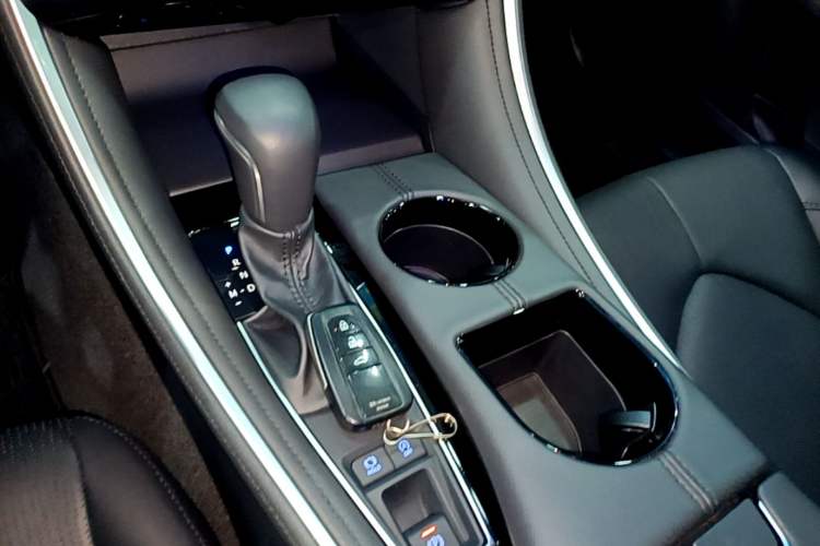 Used Toyota Avalon 2022 2.0L Luxury Edition Interior 1