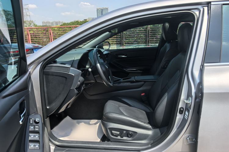 Used Toyota Avalon 2022 2.0L Luxury Edition Interior 2