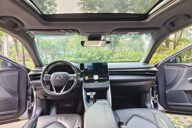 Used Toyota Avalon 2022 2.5L Touring Premium Edition Interior 7