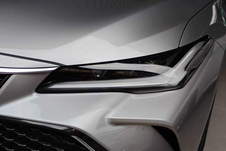 Used Toyota Avalon 2022 2.5L Touring Premium Edition Left Front Headlight