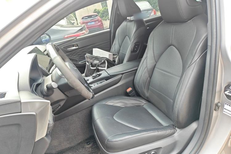 Used Toyota Avalon 2022 Dual-Engine 2.5L XLE Premium Edition Left Front Seat