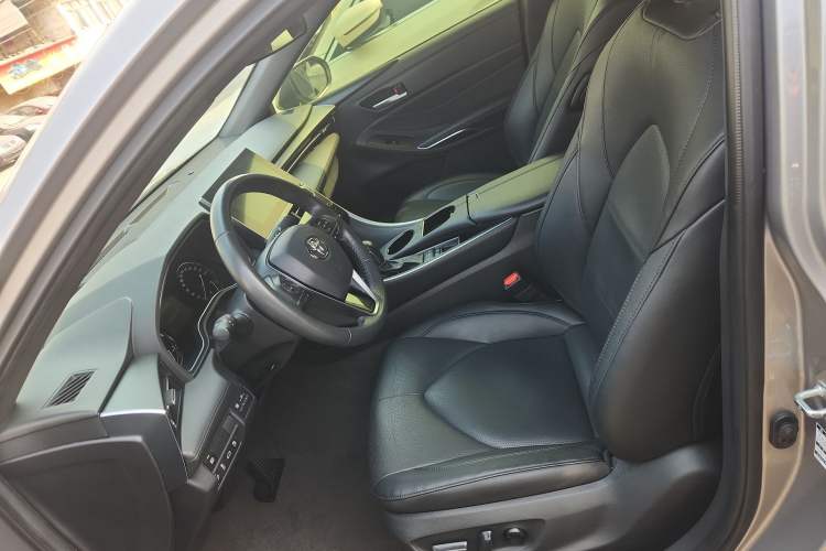 Used Toyota Avalon 2022 Dual-Engine 2.5L Luxury Edition Left Front Seat