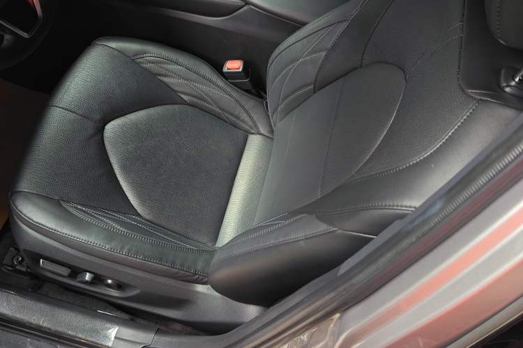 Used Toyota Avalon 2022 2.5L Touring Premium Edition Left Front Seat