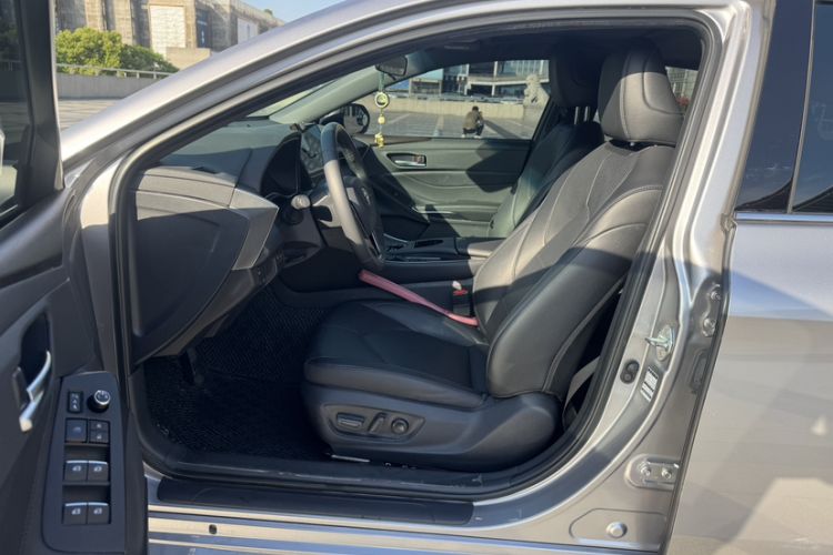 Used Toyota Avalon 2022 2.0L Luxury Edition Left Front Seat