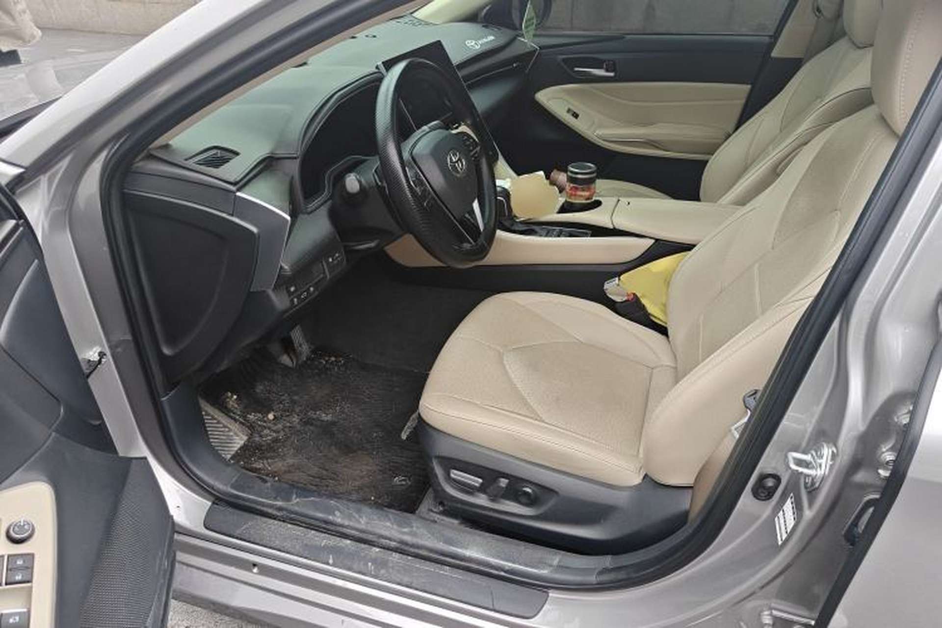 Used Toyota Avalon 2022 2.5L Luxury Edition Left Front Seat