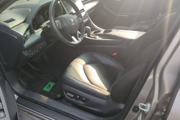 Used Toyota Avalon 2022 2.5L Luxury Edition Left Front Seat