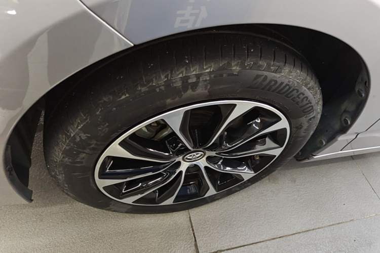 Used Toyota Avalon 2022 Dual-Engine 2.5L Luxury Edition Left Front Wheel Hub
