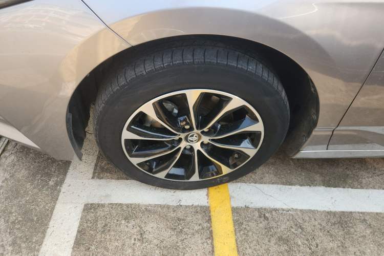 Used Toyota Avalon 2022 Dual-Engine 2.5L Luxury Edition Left Front Wheel Hub