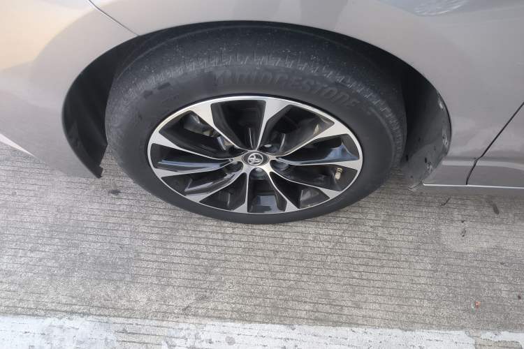 Used Toyota Avalon 2022 2.5L Luxury Edition Left Front Wheel Hub
