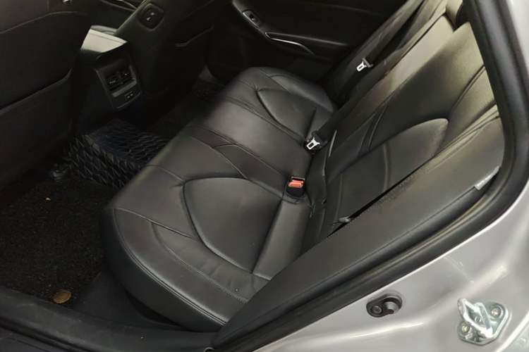 Used Toyota Avalon 2022 Dual-Engine 2.5L Luxury Edition Left Rear Seat