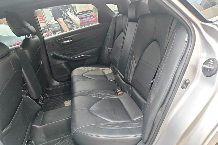 Used Toyota Avalon 2022 Dual-Engine 2.5L XLE Premium Edition Left Rear Seat