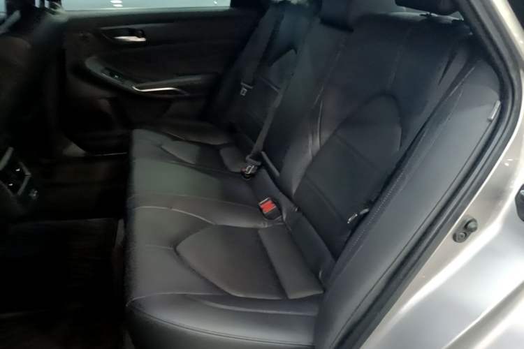 Used Toyota Avalon 2022 2.0L Luxury Edition Left Rear Seat