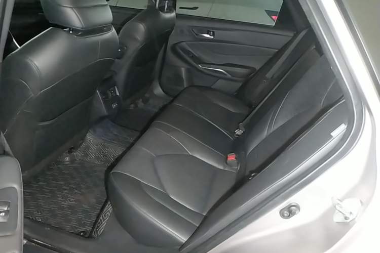 Used Toyota Avalon 2022 2.0L Luxury Edition Left Rear Seat