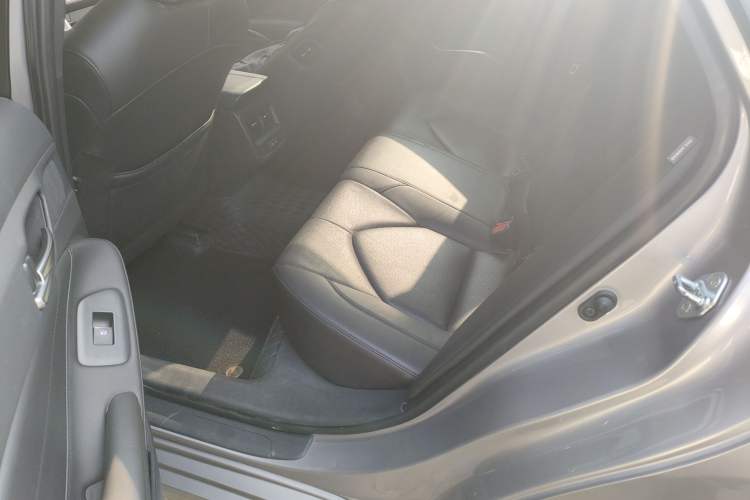 Used Toyota Avalon 2022 2.5L Luxury Edition Left Rear Seat