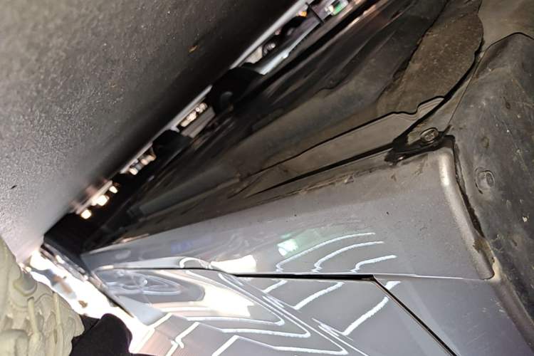 Used Toyota Avalon 2022 Dual-Engine 2.5L Luxury Edition Left Side Sill