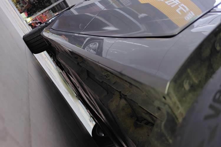Used Toyota Avalon 2022 2.5L Touring Premium Edition Left Side Sill